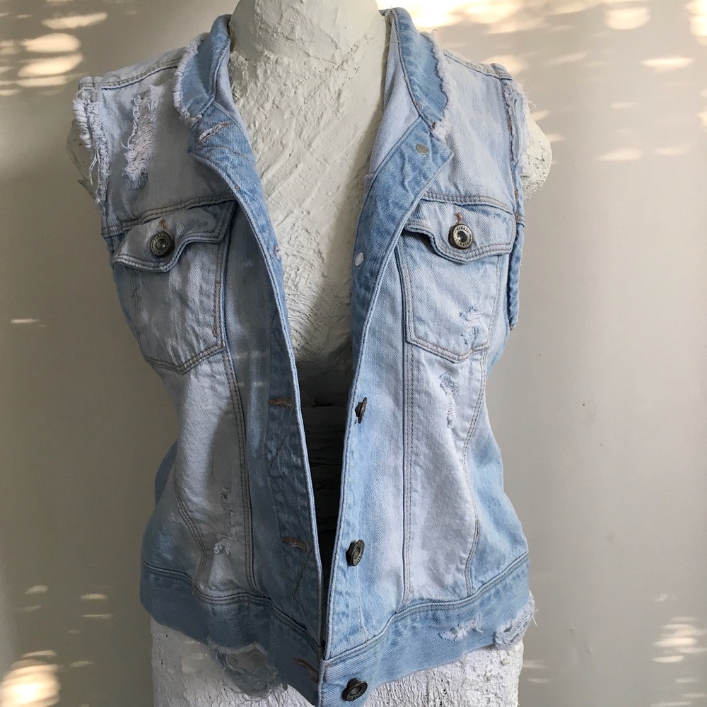 REWASH Distressed Jean Vest Light Wash Denim size Medium